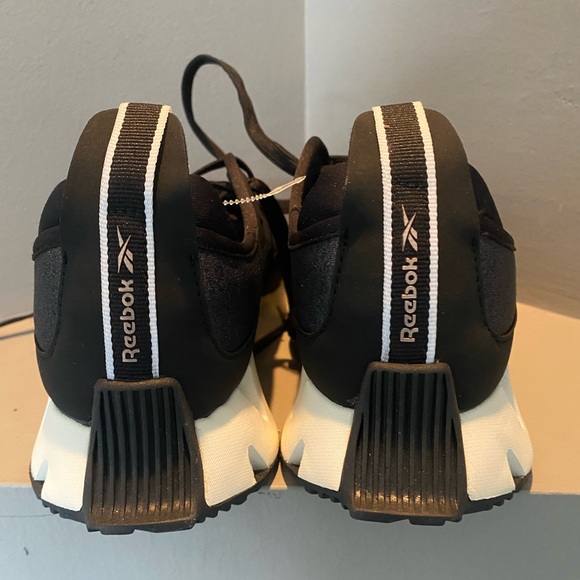 Women’s Reebok Ortholite Sneakers - Picture 4 of 9